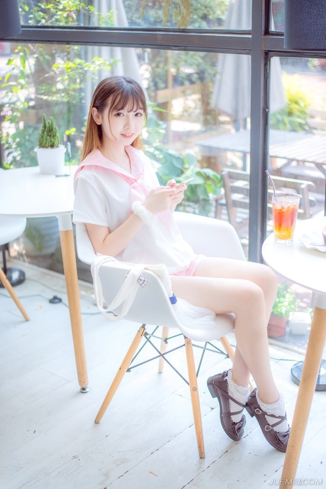 从前看脸蛋，如今重内涵[lizhigushicom]。